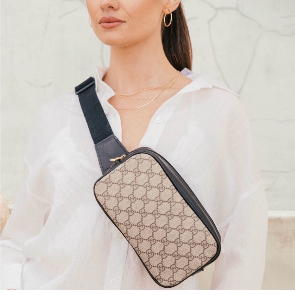Gucci Cream and Black Crossbody Bag with Signature Style